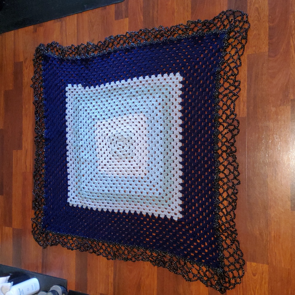 Shawl / Throw - Picture 3 of 4
